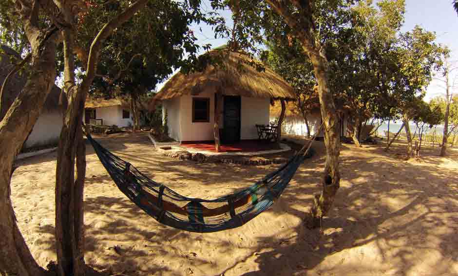 bungallow and its hammock on bijagos kere island