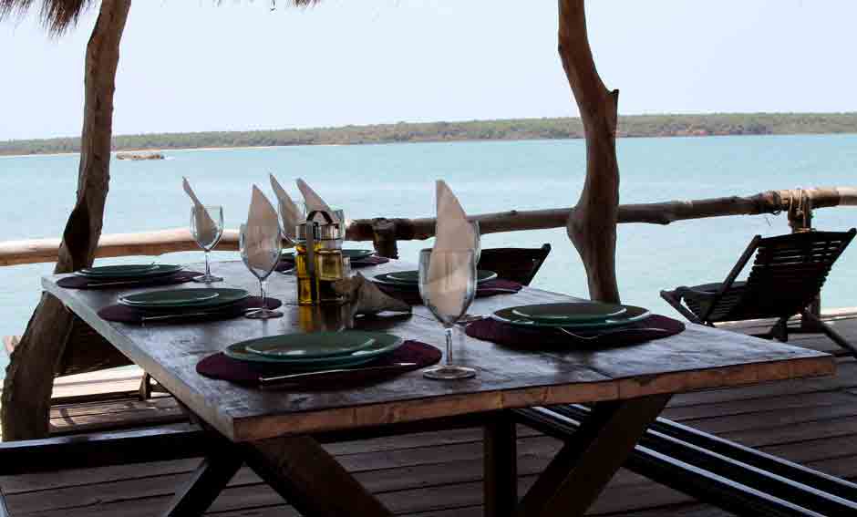 table on the beach paillotte bijagos kere hotel on bijagos