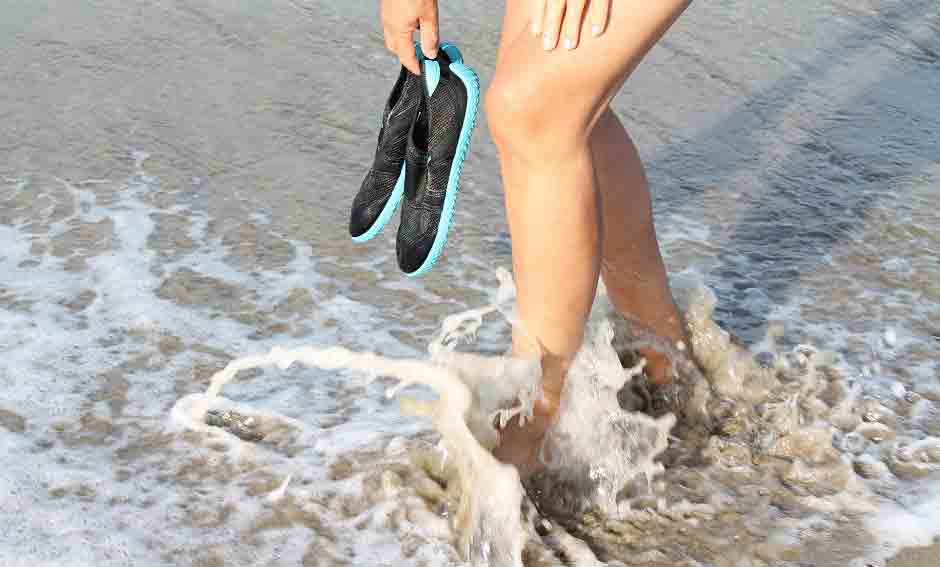Shoes that go in the water and water sports shoes 